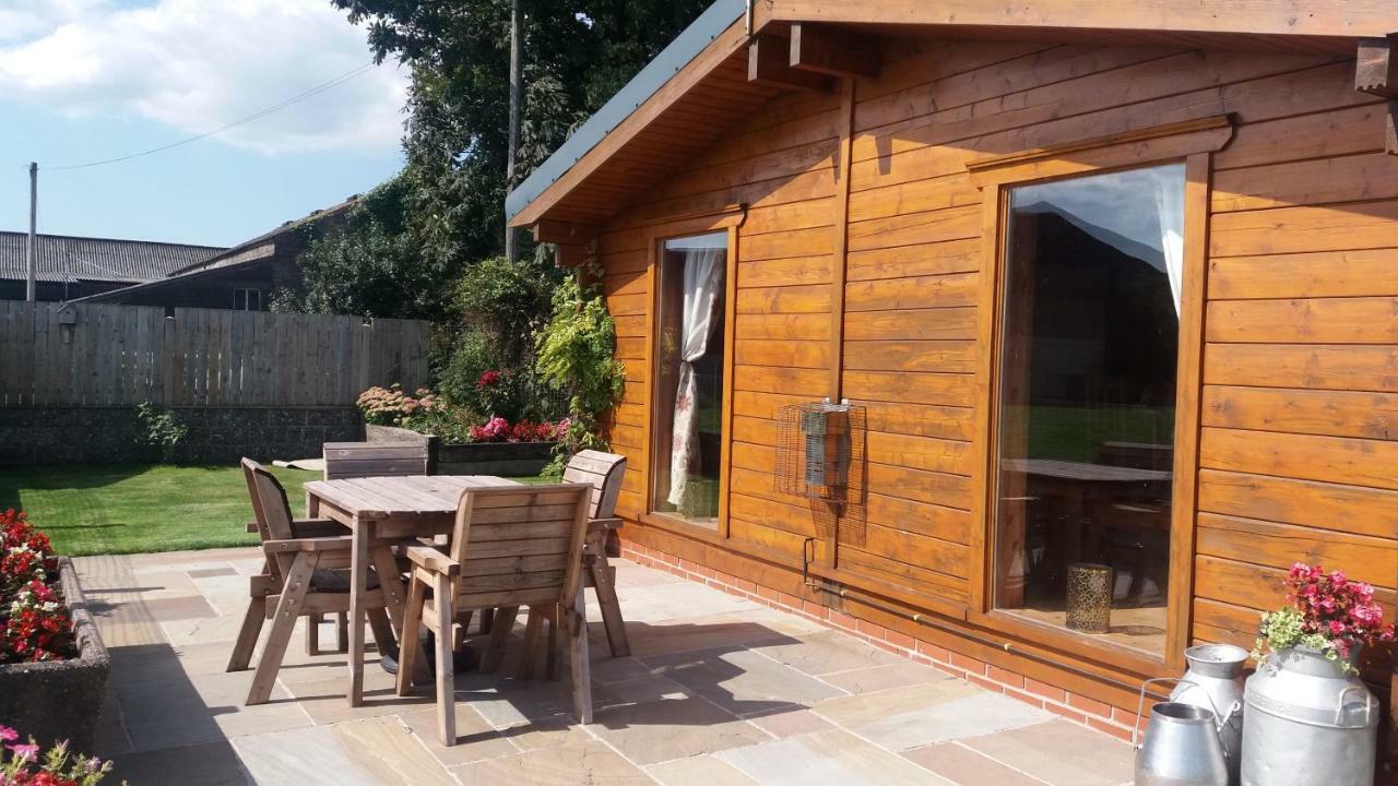 Chestnut Lodge Pilling 外观 照片